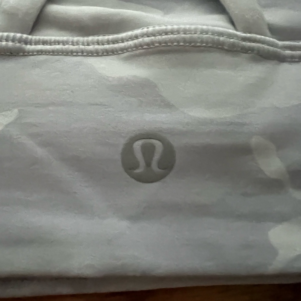 Lululemon White Camo Energy Longline Bra Size 4 - Picture 5 of 5